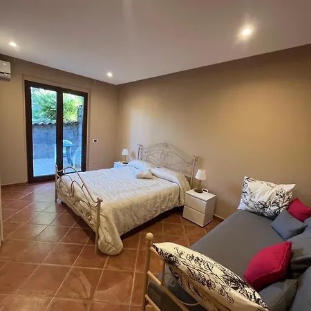 Etna Tra Le Querce Nyaraló Santa Venerina