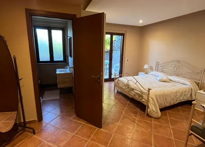 Etna Tra Le Querce